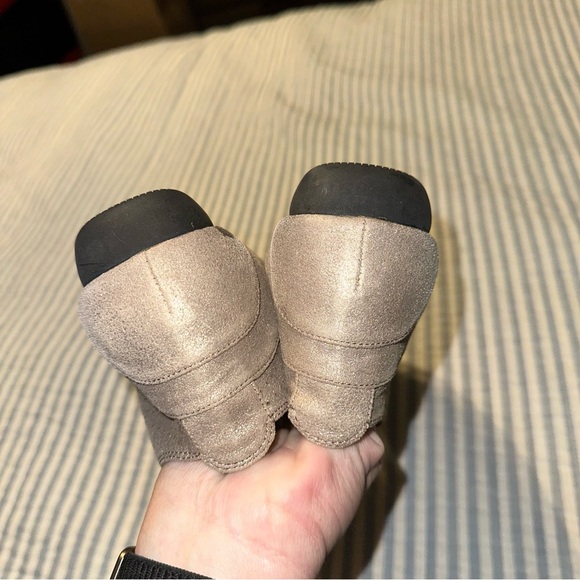 Sundance Shoes Pewter Leather Perforated US Size 6.5/7 - Picture 12 of 12